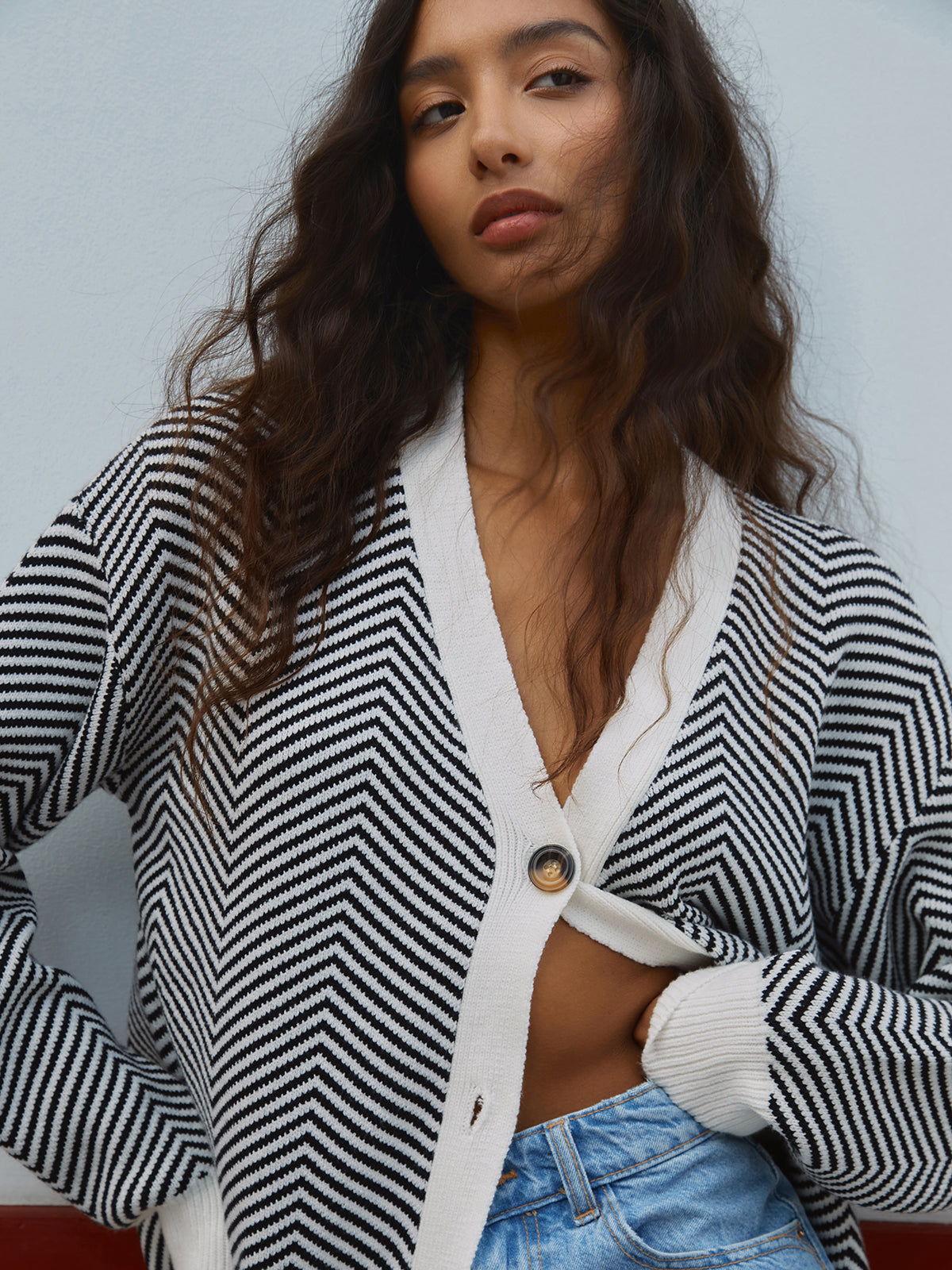 Chevron Knit Cardigan with Contrast Buttons – Monochrome Layering Piece 2