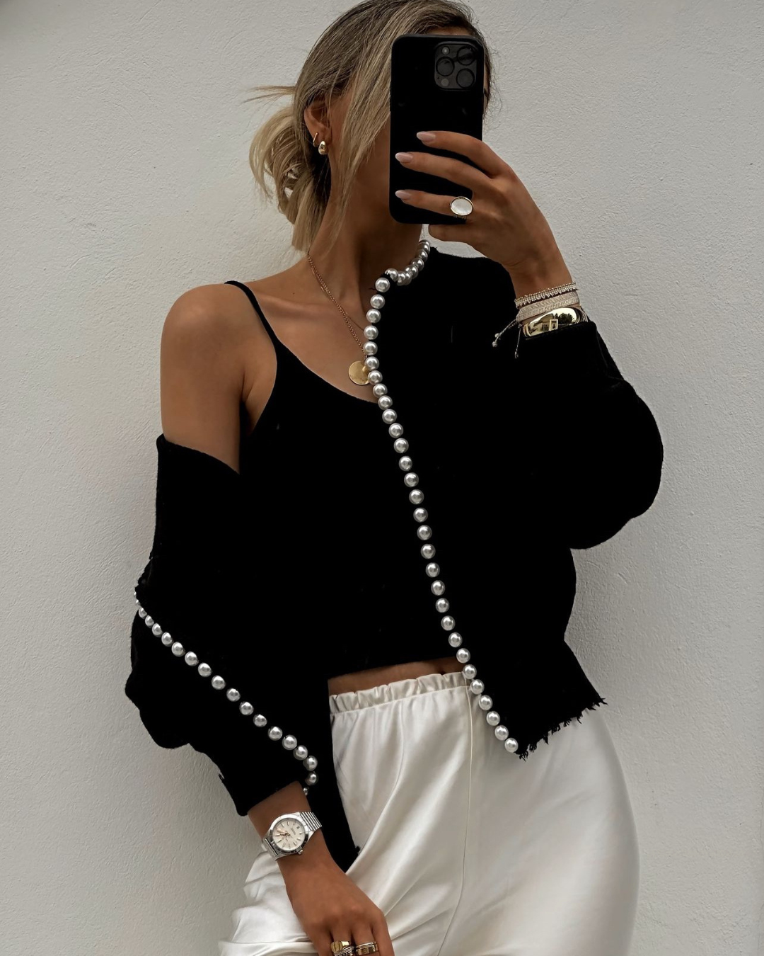 Chic Pearl-Trimmed Cardigan for Effortless Elegance and Comfort 2