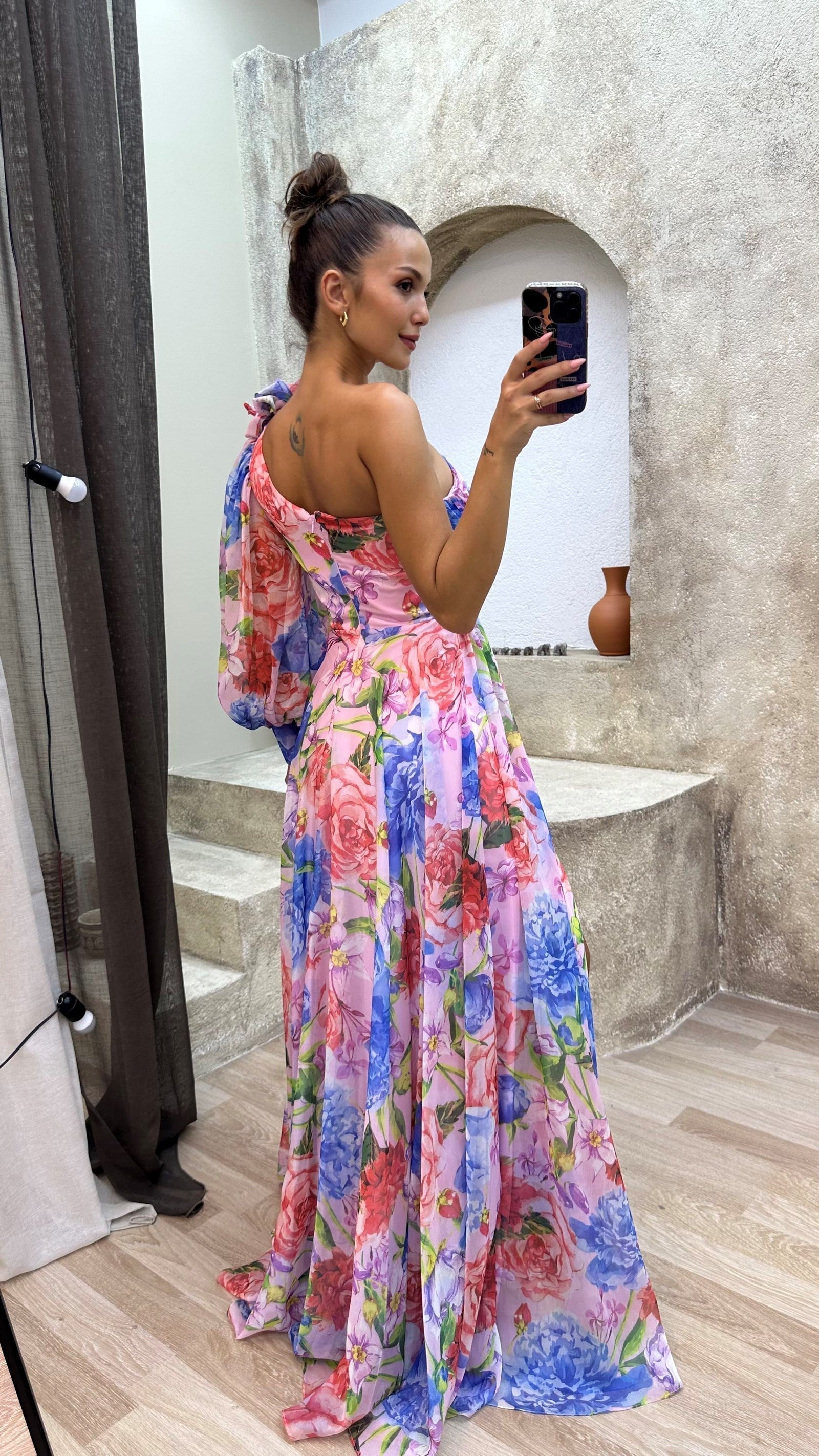 Elegant Flowy Shoulder Dress for Summer Events 1