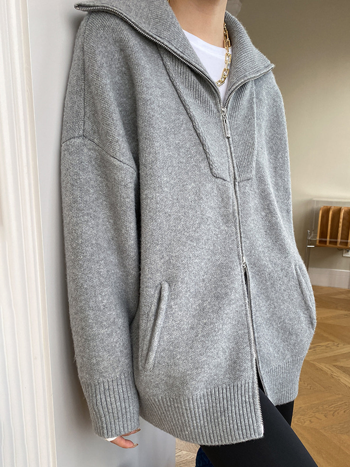Oversized Open Collar Cardigan for Women – Cozy Knit Layering Piece with Ribbed Trims and Zip Front 2