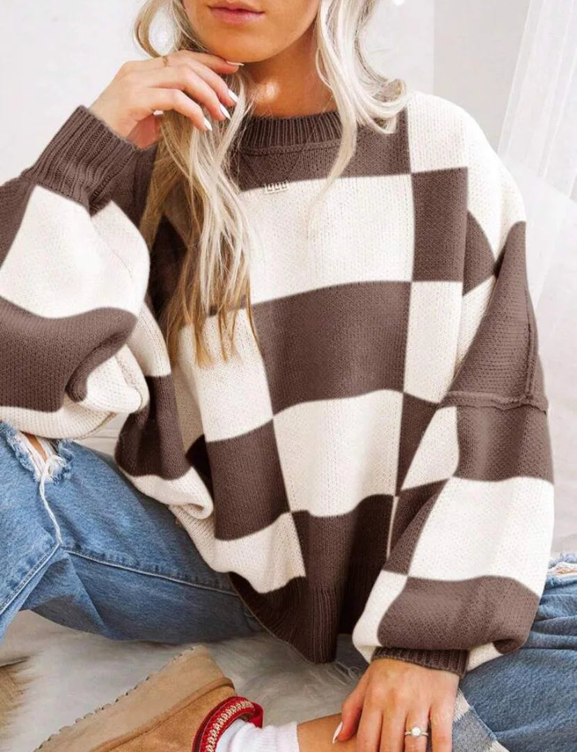 Oversized Women's Checkerboard Sweater with Ribbed Trims – Cozy Two-Tone Knit for Comfortable Layering 13
