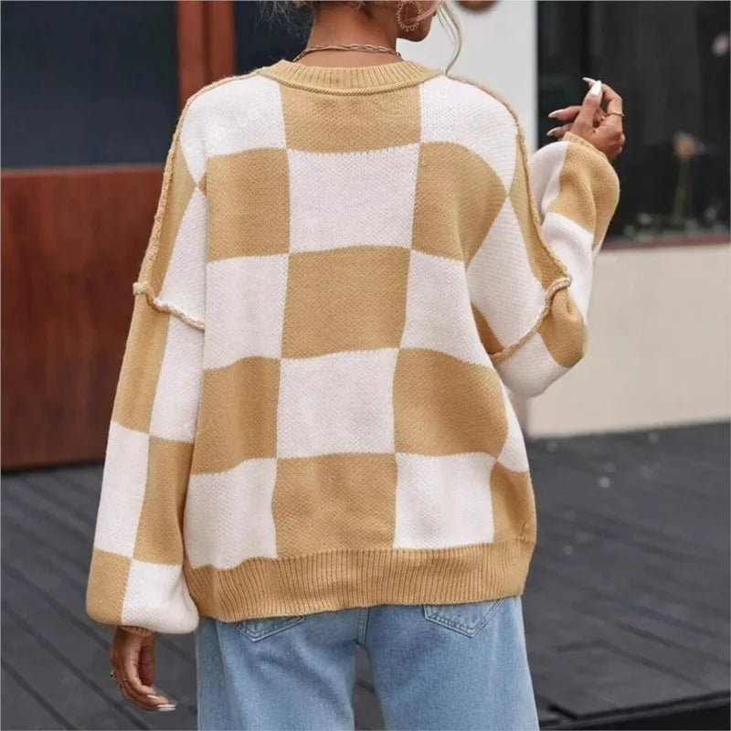 Oversized Women's Checkerboard Sweater with Ribbed Trims – Cozy Two-Tone Knit for Comfortable Layering 3